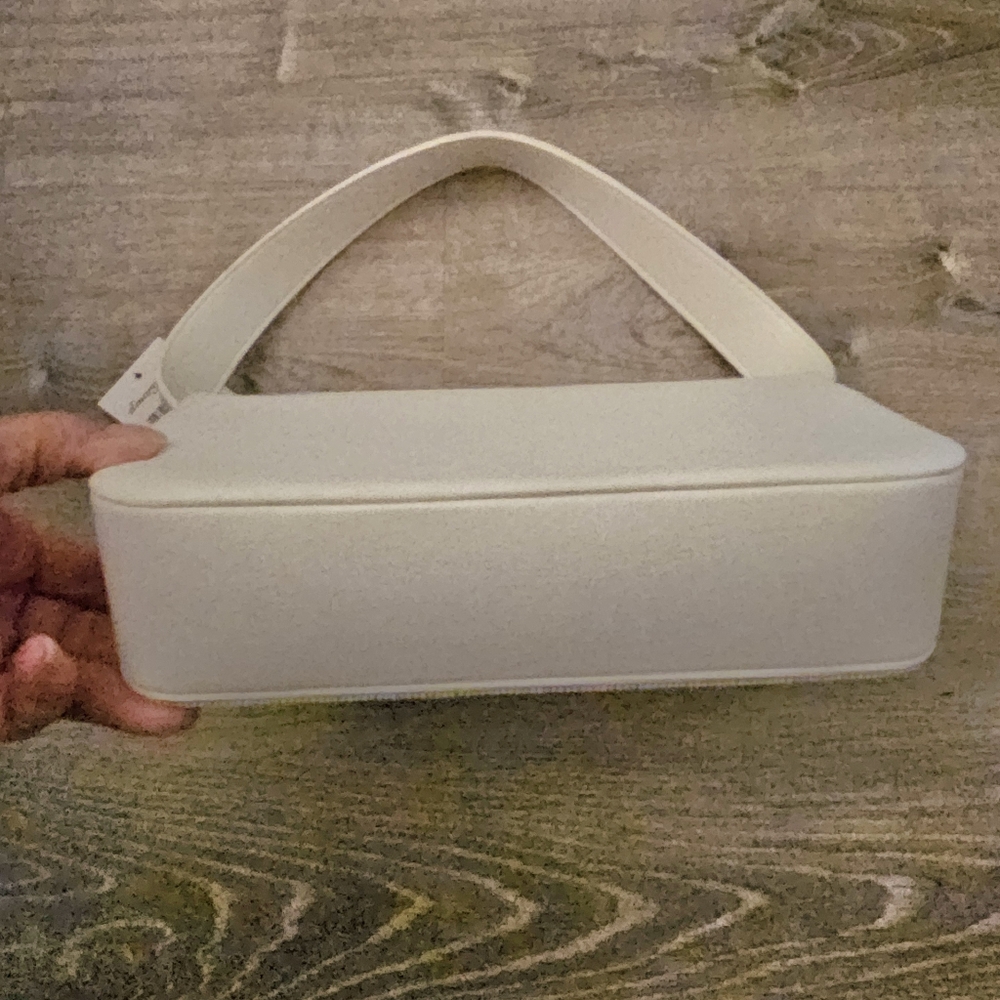 D’Margeaux Handcrafted White Floral Beaded shoulder bag - Picture 5 of 13